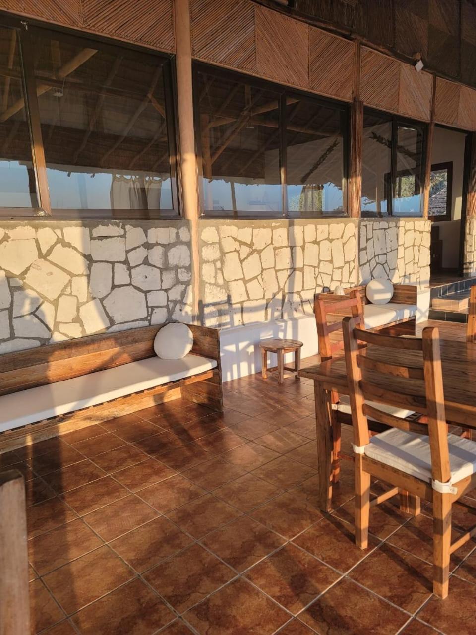 Shangri-La Lodge Ambatomilo Ngoại thất bức ảnh
